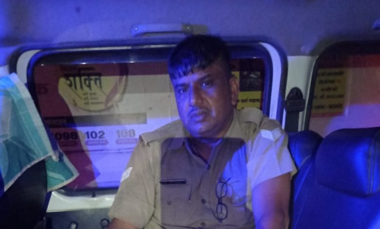बस चालक ने गस्त पर तैनात मुख्य आरक्षी के ऊपर चढ़ाई बस;घायल बस चालक ने गस्त पर तैनात मुख्य आरक्षी के ऊपर चढ़ाई बस;घायल