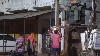 जामुल में तार टूटने पर गाँव में एक तरफ अधेरा तो दूसरी तरफ. उजाला हुआ