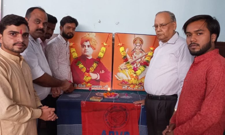 अखिल भारतीय विद्यार्थी परिषद द्वारा शिविर में छात्राओं को कराटे परिक्षण में दिखेगा हुनर