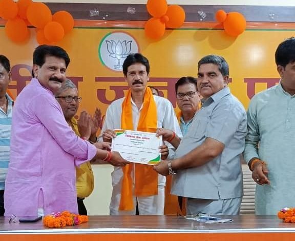 भाजपा चिकित्सा प्रकोष्ठ ने सम्मानित किए स्वास्थ्य कर्मी भाजपा चिकित्सा प्रकोष्ठ ने सम्मानित किए स्वास्थ्य कर्मी