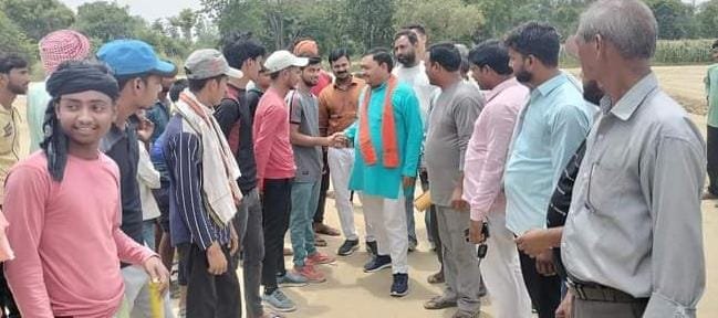 विधायक हरिओम वर्मा ने क्रिकेट टूर्नामेंट का फीता काटकर किया शुभारंभ, खिलाडियों का बढ़ाया हौसला विधायक हरिओम वर्मा ने क्रिकेट टूर्नामेंट का फीता काटकर किया शुभारंभ, खिलाडियों का बढ़ाया हौसला