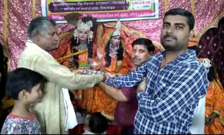 श्रीकृष्ण रासलीला महोत्सव में राधा-कृष्ण स्वरूप संग थिरके भक्त