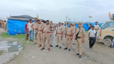 कासगंज: एसपी ने ट्रैक्टर में सवार होकर कावंड़ियों के रूट का निरिक्षण