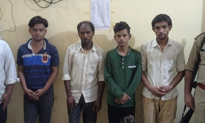 कासगंज: सट्टे की खाईवाडी करते  पांच अभियुक्त गिरफ्तार ।
