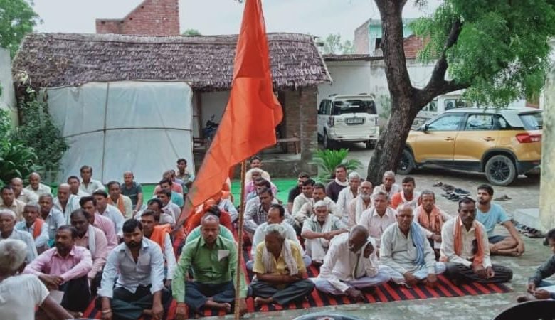 कासगंज: आरएसएस ने अमांपुर में मनाया गुरू पूजन उत्सव। कासगंज: आरएसएस ने अमांपुर में मनाया गुरू पूजन उत्सव।