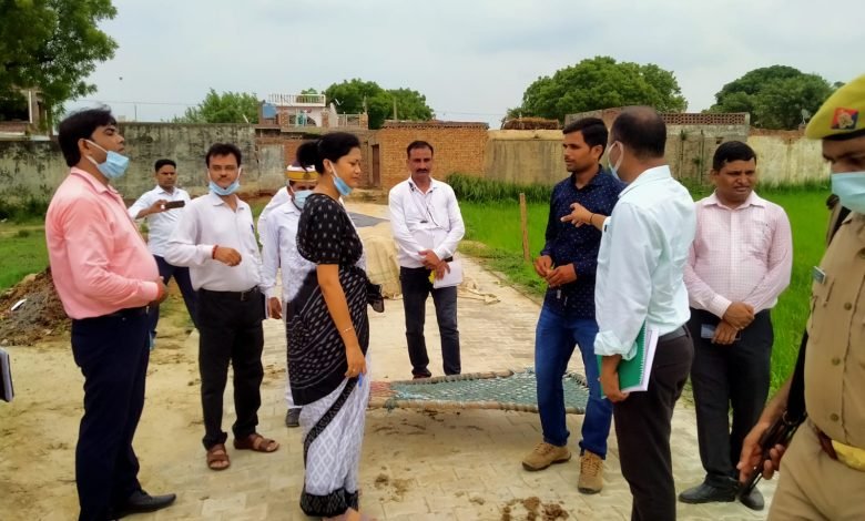 कासगंज: जिलाधिकारी ने ब्लाक कासगंज की ग्राम पंचायत भड़पुरा भरसौली में जनचौपाल लगाकर सुनीं ग्रामीणों की समस्याएं कासगंज: जिलाधिकारी ने ब्लाक कासगंज की ग्राम पंचायत भड़पुरा भरसौली में जनचौपाल लगाकर सुनीं ग्रामीणों की समस्याएं