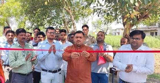कासगंज:अमांपुर विधुत उपकेंद्र पर लगा मेगा कैंप, 4 लाख 80 हजार वसूला कासगंज:अमांपुर विधुत उपकेंद्र पर लगा मेगा कैंप, 4 लाख 80 हजार वसूला