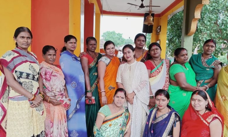 भिलाई: समाज को आगे बढ़ाने के लिए समाज की महिलाओं का योगदान बहुत आवश्यक है-रश्मि साव भिलाई: समाज को आगे बढ़ाने के लिए समाज की महिलाओं का योगदान बहुत आवश्यक है-रश्मि साव