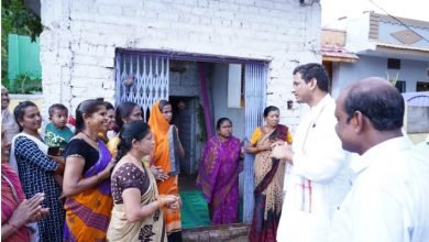 भिलाई: देवेंद्र यादव पहले ऐसे विधायक है, जो हर घर जाकर पूछ रहे समस्या और कर रहे सभी का निदान….