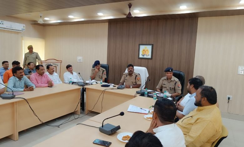 कासगंज: जनपद भर में हो रहेअवैध अतिक्रमण हटवाने में सहयोग करें व्यापारी- एसपी कासगंज: जनपद भर में हो रहेअवैध अतिक्रमण हटवाने में सहयोग करें व्यापारी- एसपी