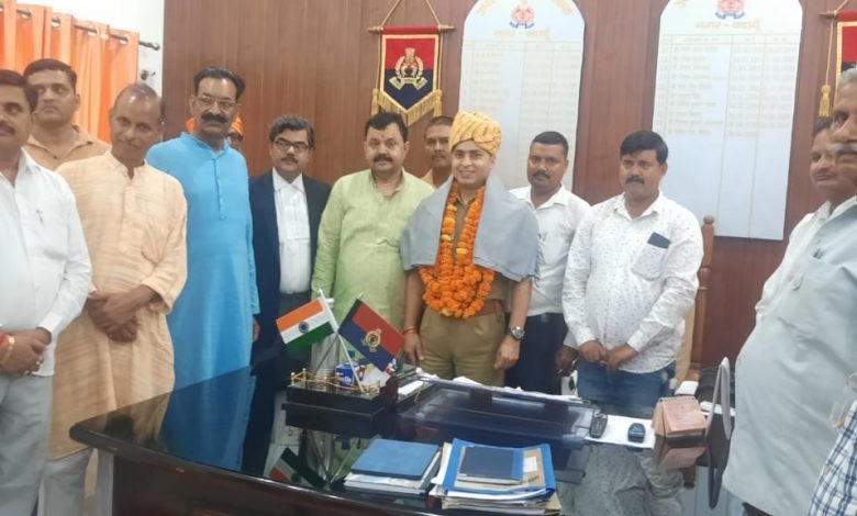 बदायूं: क्षत्रिय महासभा बदायूं द्वारा एसपी सिटी प्रवीन चौहान के सम्मान में विदाई समारोह बदायूं: क्षत्रिय महासभा बदायूं द्वारा एसपी सिटी प्रवीन चौहान के सम्मान में विदाई समारोह