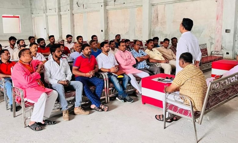 बदायूं: मन की बात का 91वां संस्करण सैकड़ों स्थानों पर सुना -राजीव कुमार गुप्ता