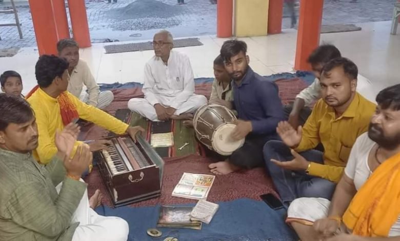 कासगंज: द्रोपदी मुर्मू को राष्ट्रपति निर्वाचित होने पर मानपुर नगरिया हनुमान चालीसा पाठ का आयोजन