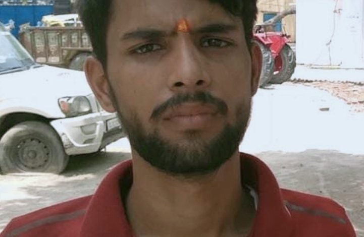 कासगंज: अमांपुर में संघ के कार्यकर्ता को दी जिन्दा दफनाने की धमकी, दी तहरीर कासगंज: अमांपुर में संघ के कार्यकर्ता को दी जिन्दा दफनाने की धमकी, दी तहरीर