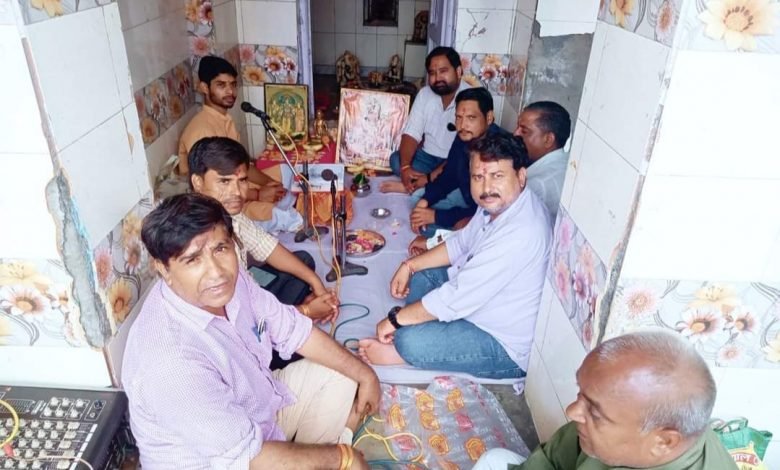 कासगंज: सोरों में तुलसी जयंती महोत्सव में अखण्ड रामायण पाठ का शुभारंभ कासगंज: सोरों में तुलसी जयंती महोत्सव में अखण्ड रामायण पाठ का शुभारंभ