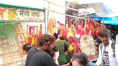 कासगंज: रक्षाबंधन के त्यौहार को लेकर विभिन्न स्थानों पर भारी भीडभाड देखने को मिली