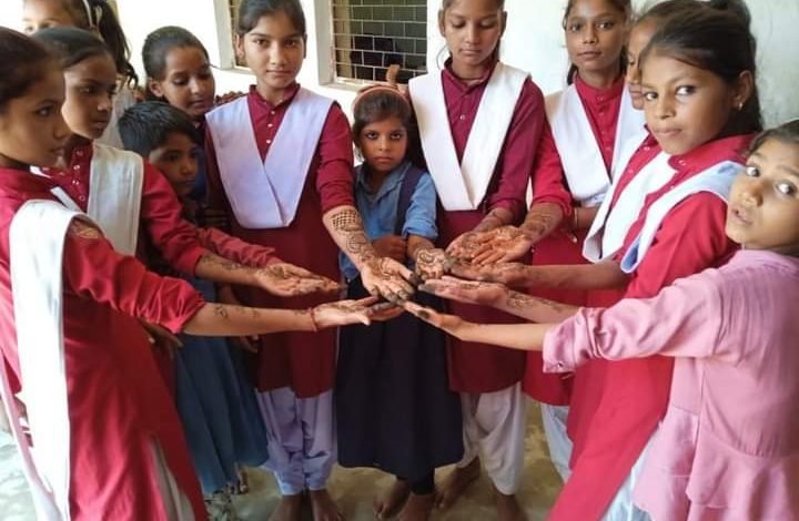 कासगंज: अमांपुर में मेहंदी प्रतियोगिता में वंशिका ने प्रथम, राधा ने द्वितीय और रीना ने तृतीय स्थान प्राप्त किया कासगंज: अमांपुर में मेहंदी प्रतियोगिता में वंशिका ने प्रथम, राधा ने द्वितीय और रीना ने तृतीय स्थान प्राप्त किया