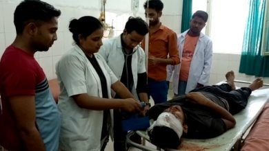 कासगंज: रोडवेज बस और बाइक की भिंड़त,बाइक सवार घायल, रेफर