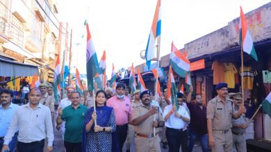 कासगंज: डीएम एसपी के नेतृत्व में आजादी अमृत महोत्सव समापन दिवस पर बैंड बाजों के साथ निकाली तिरंगा यात्रा