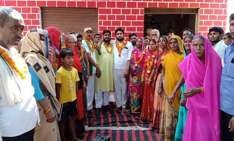 कासगंज: जिला कार्यालय भारतीय हलधर किसान यूनियन की हुई बैठक संपन्न कासगंज: जिला कार्यालय भारतीय हलधर किसान यूनियन की हुई बैठक संपन्न