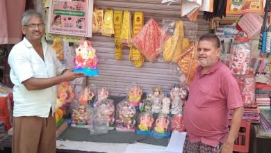 कासगंज: अमांपुर में गणेश चतुर्थी को लेकर सज गए बाजार, घरों में विराजमान होंगी गणेश प्रतिमाएं