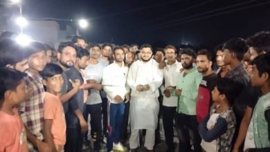 कासगंज: राहिम मेमोरियल नाइट नगमी क्रिकेट टूर्नामेंट का मैच खेले गए