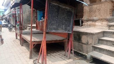 कासगंज: सोरों में संरक्षण के अभाव में यात्री सूचना पट हो रहे नष्ट,लोगों ने नगर पालिका जिला प्रशासन से की रखरखाव की मांग