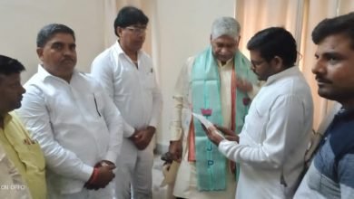 कासगंज: तुलसी जन्म स्थान को लेकर ब्राह्मण कल्याण सभा ने राज्य मंत्री को सौंपा ज्ञापन