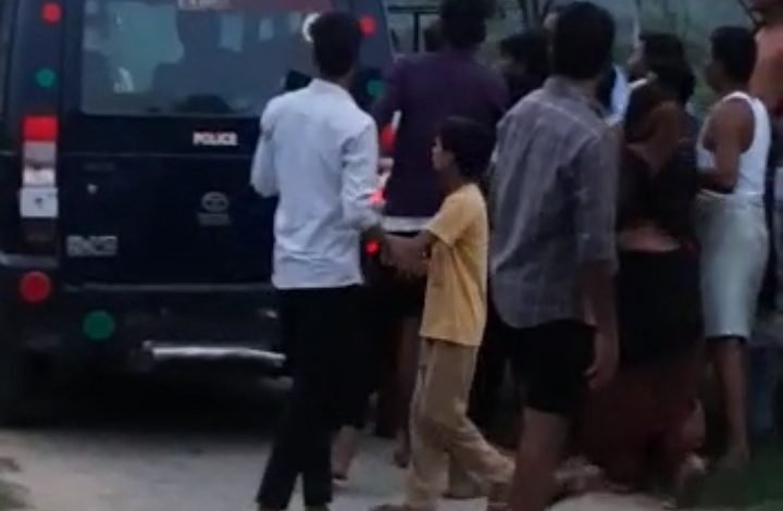 कासगंज: अमांपुर में कार्यक्रम से लौट रहे अधेड़ को नील गाय ने मारी टक्कर,मौत कासगंज: अमांपुर में कार्यक्रम से लौट रहे अधेड़ को नील गाय ने मारी टक्कर,मौत
