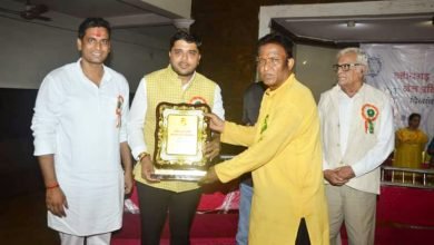 भिलाई: प्रतियोगिता में खिलाड़ियों को मेडल देकर किया सम्मानित ,किसी भी खेल के लिए प्लेटफार्म होना जरूरी है-देवेन्द्र यादव