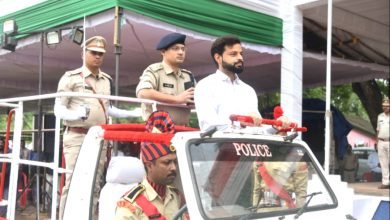 भिलाई: स्वतंत्रता दिवस से पहलें पुलिस लाइन का कलेक्टर पुष्पेंद्र कुमार मीणा एवं एसपी डॉ अभिषेक पल्लव ने तैयारियों को लेकर लिया जायजा