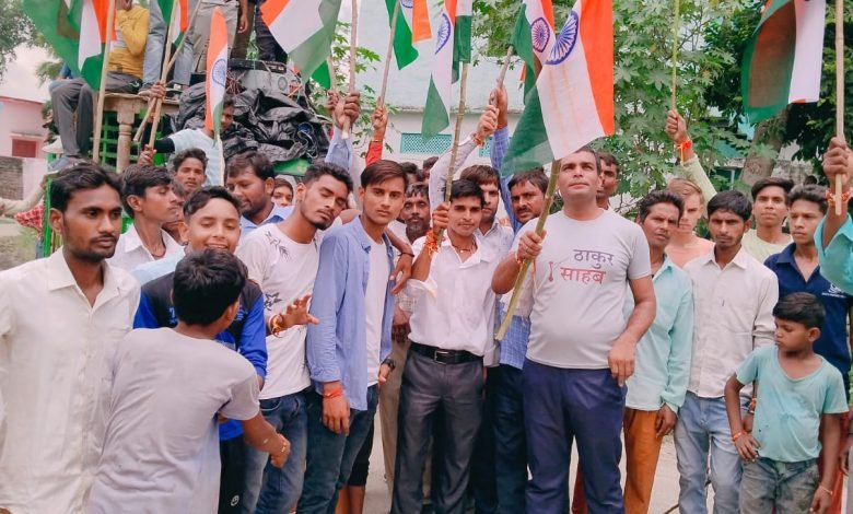 कासगंज: अमांपुर की पंचायत मिंडौल बुजुर्ग में अनमोल प्रधान ने निकाली तिरंगा यात्रा कासगंज: अमांपुर की पंचायत मिंडौल बुजुर्ग में अनमोल प्रधान ने निकाली तिरंगा यात्रा