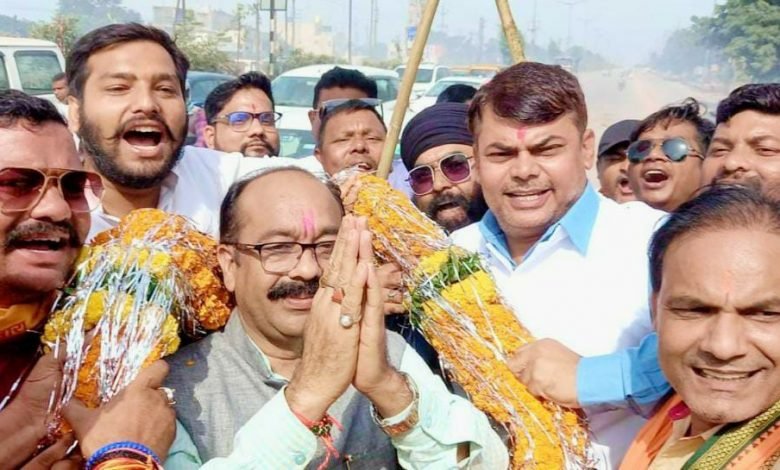 भिलाई: दुर्ग दौरे पर भाजपा प्रदेश अध्यक्ष अरुण साव का खुर्सीपार में भाजपा पार्षद दया सिंह समेत कार्यकर्ताओं ने भव्य स्वागत किया भिलाई: दुर्ग दौरे पर भाजपा प्रदेश अध्यक्ष अरुण साव का खुर्सीपार में भाजपा पार्षद दया सिंह समेत कार्यकर्ताओं ने भव्य स्वागत किया