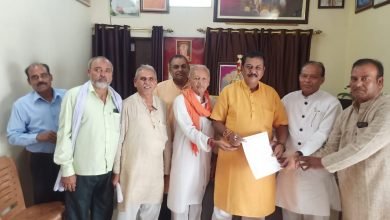 भिलाई: रेल आंदोलन समिति के प्रतिनिधि मंडल ने सांसद विजय बघेल को रेल मंत्री के नाम पत्र सौपा