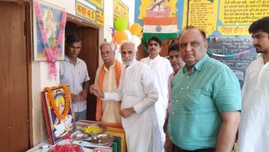 कासगंज : पटियाली में आजादी के अमृत महोत्सव पर विद्यालय में बच्चों को किया पुरस्कृत