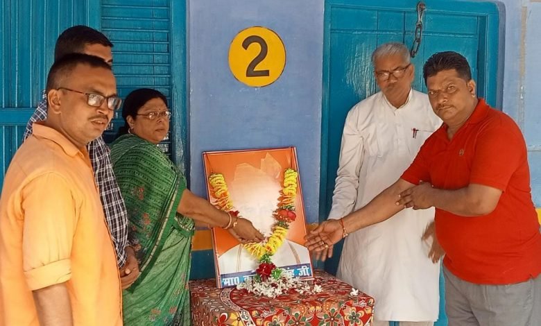 कासगंज: प्रथम पुण्यतिथि पर याद किए गए बाबूजी कल्याण सिंह, दी श्रद्धांजलि कासगंज: प्रथम पुण्यतिथि पर याद किए गए बाबूजी कल्याण सिंह, दी श्रद्धांजलि