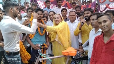 कासगंज: सपा विधायक नादिरा सुल्तान ने विशाल दौड़ प्रतियोगिता का फीता काटकर किया शुभारंभ