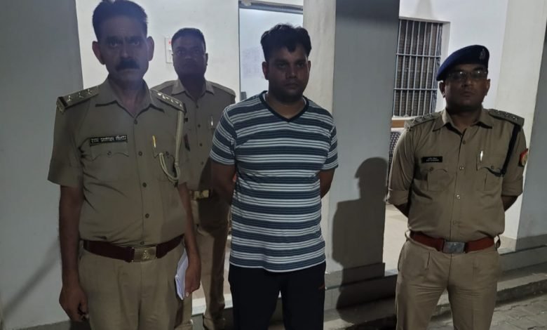 कासगंज: पत्नी की हत्या मामले में पुलिस ने आरोपी को जेल भेजा कासगंज: पत्नी की हत्या मामले में पुलिस ने आरोपी को जेल भेजा