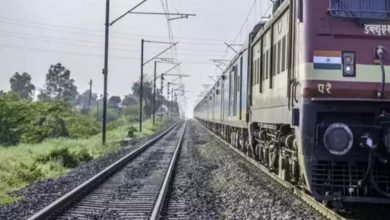 कासगंज: चलती ट्रेन से 19 वर्षीय युवक गिरकर हुआ गंभीर रूप से घायल, रेफर