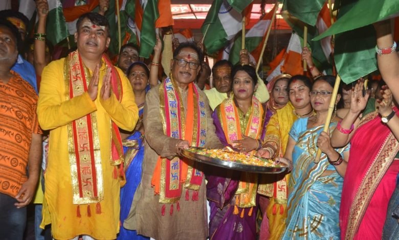 भिलाई:राजराजेश्वरी मंन्दिर पहुंचे BJP प्रदेश अध्यक्ष विष्णुदेव साय ने की पूजा अर्चना,दया सिहं संग भाजपा नेताओं ने किया रूद्रमहाभिषेक