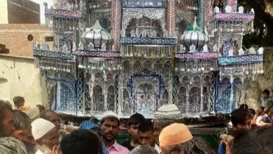कासगंज: विभिन्न स्थानों पर हजरत इमाम हुसैन की याद में निकाला गया ताजिये का जुलूस