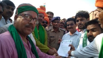 कासगंज:भारतीय हकधर किसान यूनियन ने किसान समस्याओं को लेकर अपर जिलाधिकारी को सौपा ज्ञापन
