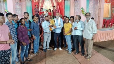 भिलाई: गणेश समिति ने नारायण मिश्रा को शाल श्रीफल मोमेंटो देकर दिया सम्मान