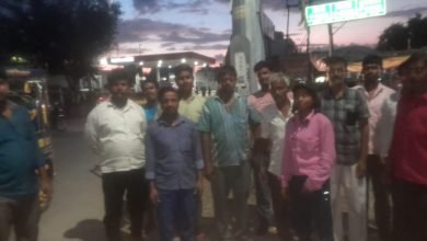 बदायूं: उझानी में अवैध रूप से कट रहे पॉलिथीन पर चालान