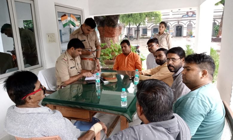 बदायूं: अखिल भारत हिंदू महासभा किसान प्रकोष्ठ के कार्यकारी अध्यक्ष को पाकिस्तानी आईएसआई द्वारा जान से मारने की धमकी,पुलिस जांच में जुटी बदायूं: अखिल भारत हिंदू महासभा किसान प्रकोष्ठ के कार्यकारी अध्यक्ष को पाकिस्तानी आईएसआई द्वारा जान से मारने की धमकी,पुलिस जांच में जुटी