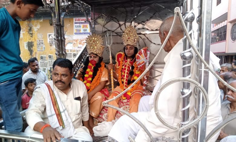 बदायूं: उझानी में श्री रामलीला महोत्सव का शुभारंभ,श्री गणेश पूजन के बाद गणेश रथ को नगर में घुमाया बदायूं: उझानी में श्री रामलीला महोत्सव का शुभारंभ,श्री गणेश पूजन के बाद गणेश रथ को नगर में घुमाया