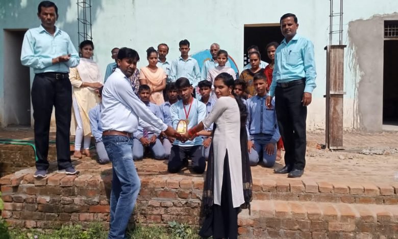 बदायूं: रामप्रकाश सोहन देवी इंटर कॉलेज खिरिया बाकरपुर के छात्र ने कबड्डी प्रतियोगिता में बालक वर्ग में मंडल स्तरीय प्रतियोगिता में प्रथम स्थान प्राप्त किया बदायूं: रामप्रकाश सोहन देवी इंटर कॉलेज खिरिया बाकरपुर के छात्र ने कबड्डी प्रतियोगिता में बालक वर्ग में मंडल स्तरीय प्रतियोगिता में प्रथम स्थान प्राप्त किया