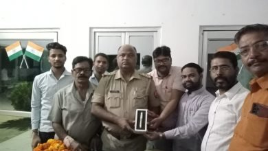 बदायूं: उझानी कोतवाली में नए कोतवाल एवं सिटी इंचार्ज का अखिल भारत हिंदू महासभा के पदाधिकारियों ने जोरदार स्वागत किया