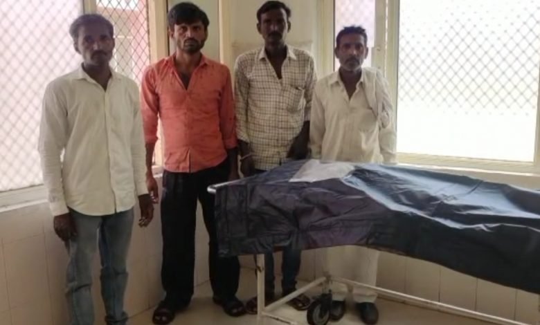 कासगंज: शराब में नशीला पदार्थ खिलाकर अधेड़ की हत्या करने का आरोप