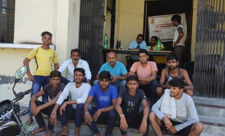 बदायूं: रिसोली में एक सप्ताह से बिजली गोल,गाँव के लोगों ने किया धरना प्रदर्शन बदायूं: रिसोली में एक सप्ताह से बिजली गोल,गाँव के लोगों ने किया धरना प्रदर्शन